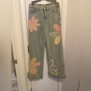 Oli & Hali floral embroider Jean nwot women’s small 4/6 
Freckled poppy wide leg